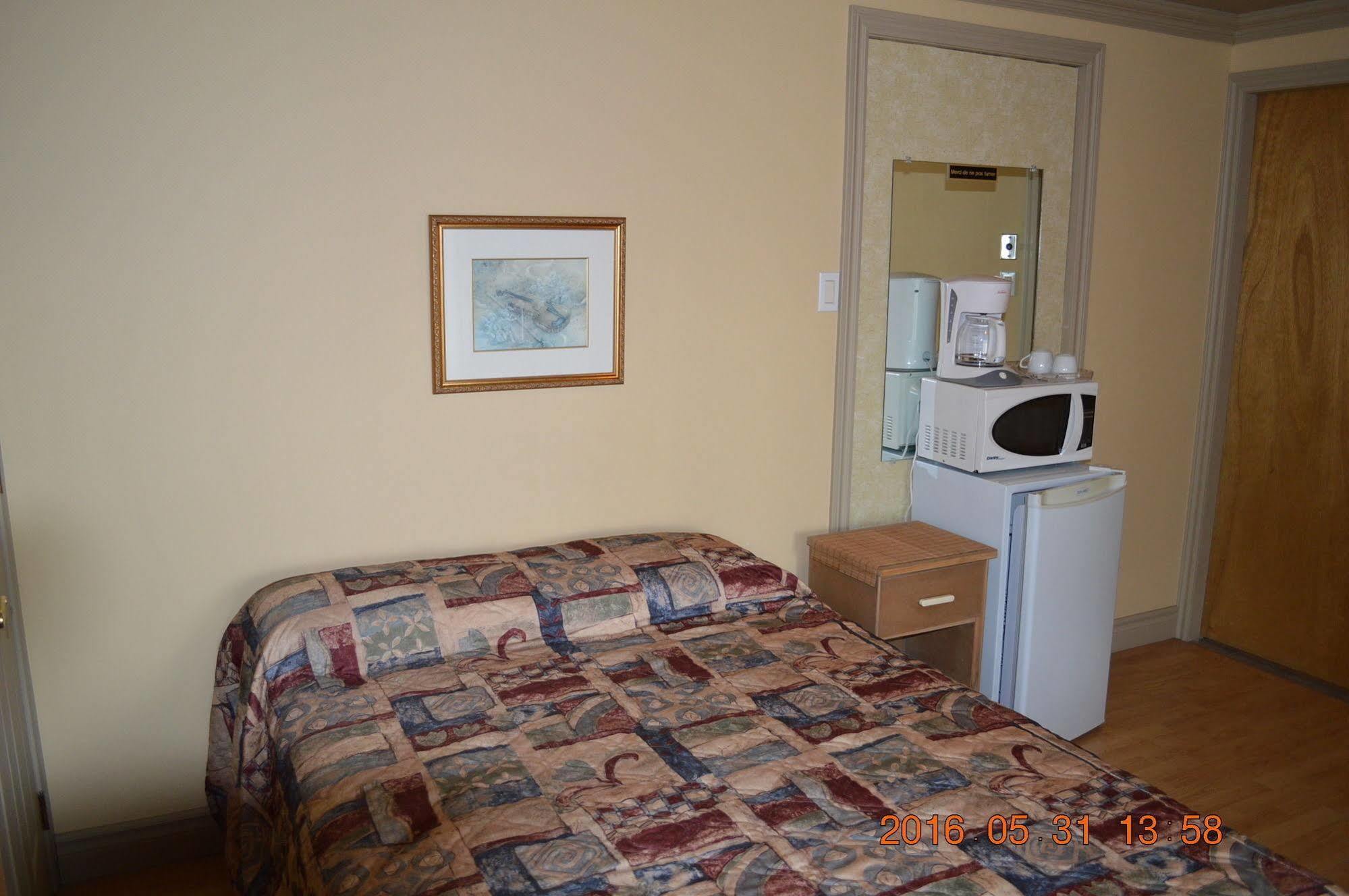 Motel-Auberge Helene Victoriaville Buitenkant foto