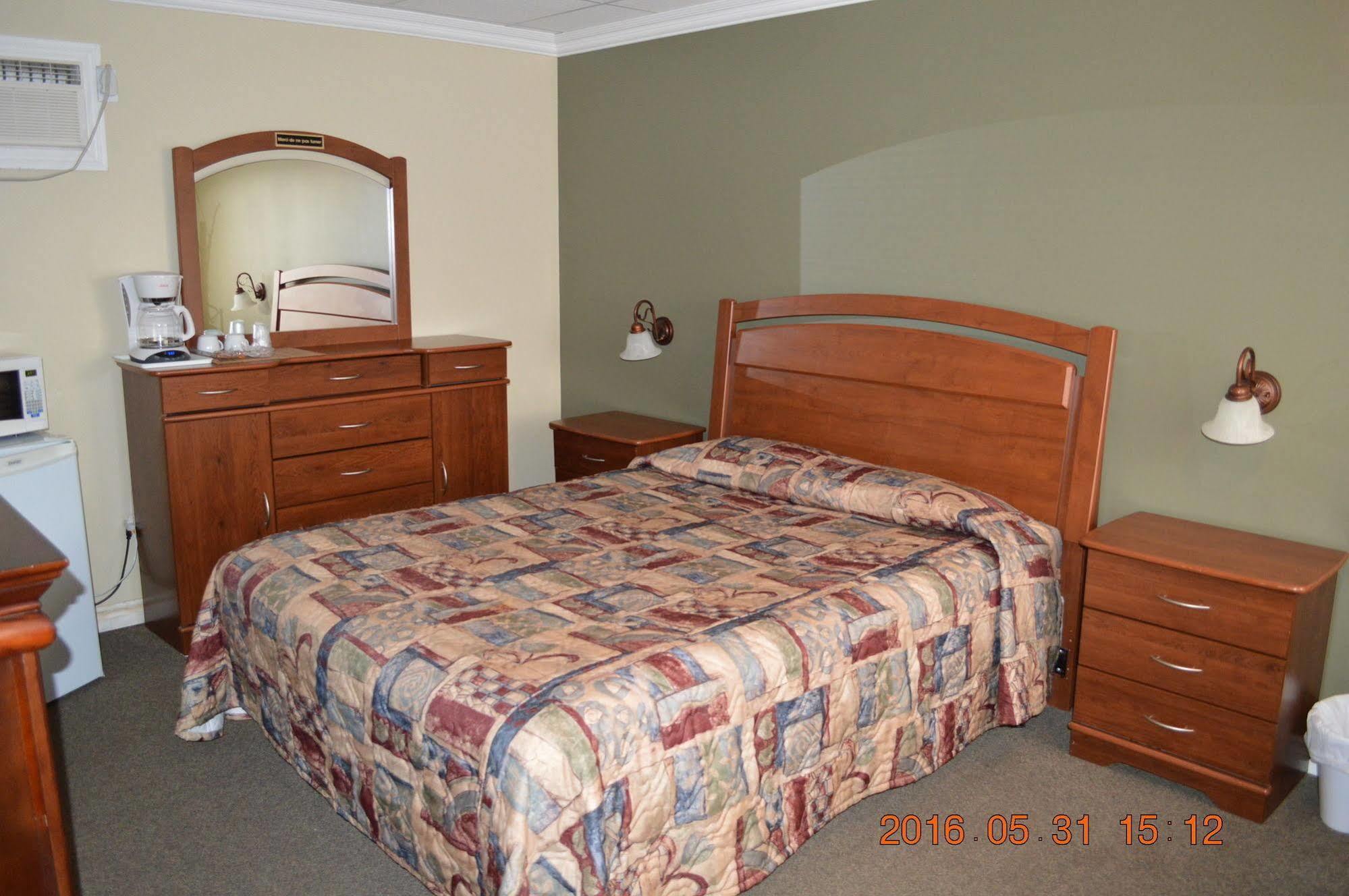 Motel-Auberge Helene Victoriaville Buitenkant foto