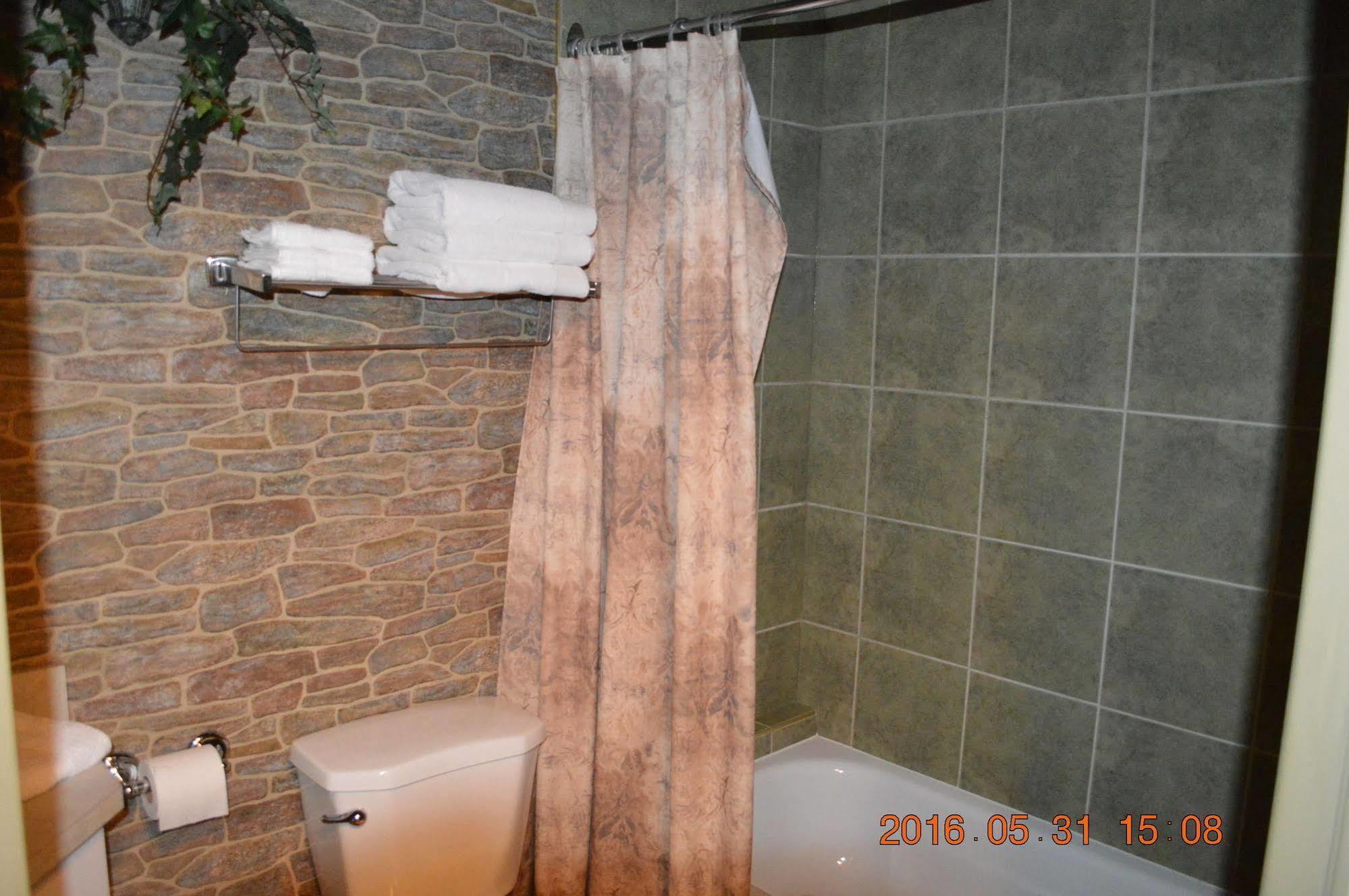 Motel-Auberge Helene Victoriaville Buitenkant foto